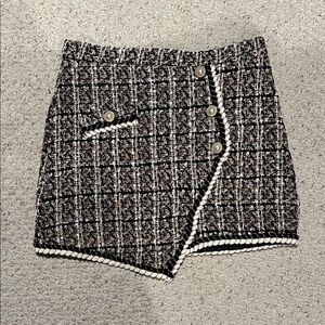 Chic Black and White Tweed Skirt